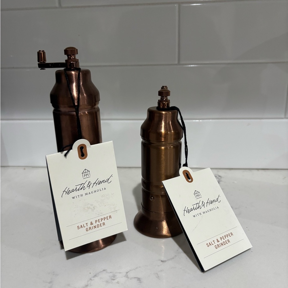 NEW- Copper Pepper and Salt Mill Set by Hearth & Hand - Picture 3 of 5